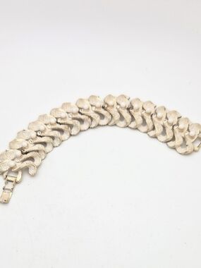 Vintage 50s BSK Mid Century Gold Feathered Ribbon Bracelet Pearl Rhinestone